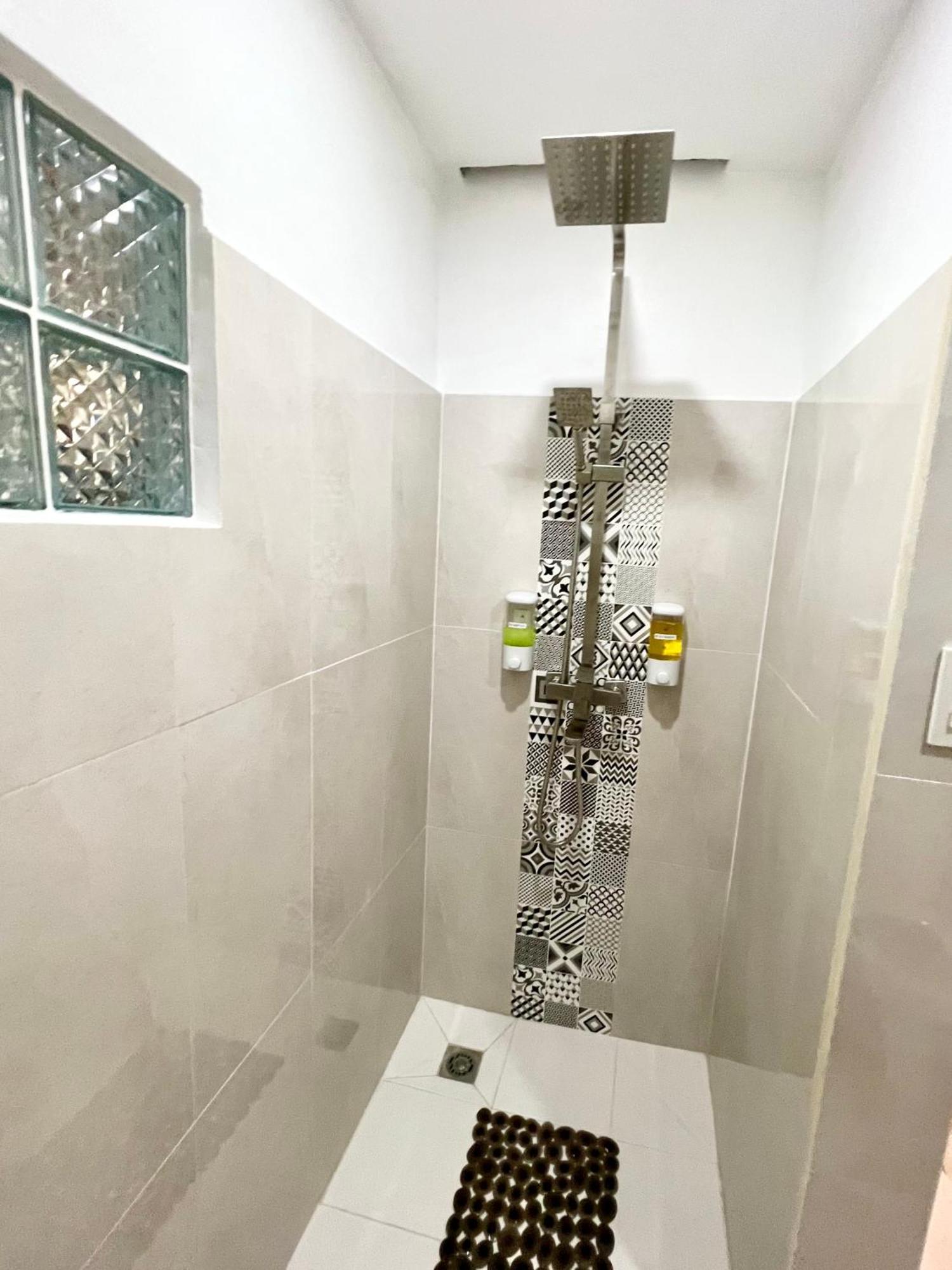 バライ ティナイ ホテル レガスピ 部屋 写真
